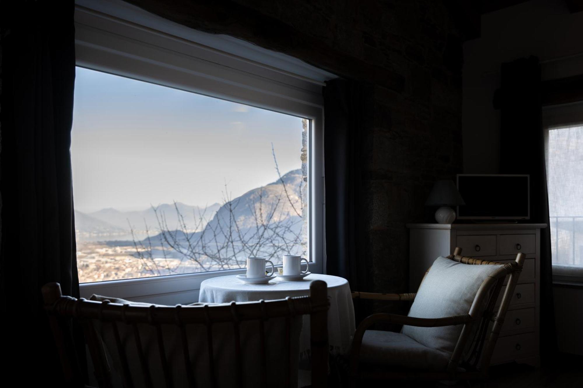 Bed and Breakfast Il Riccio Di Ricciano Casale Corte Cerro Exterior foto